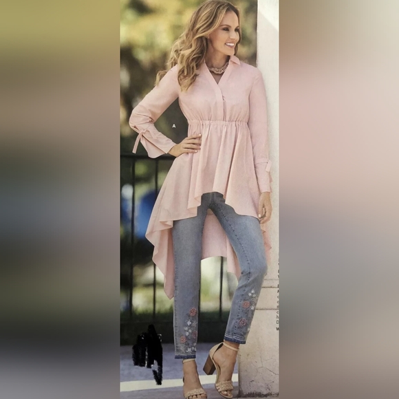 Monroe & Main Tops - Monroe and Main hi low blouse